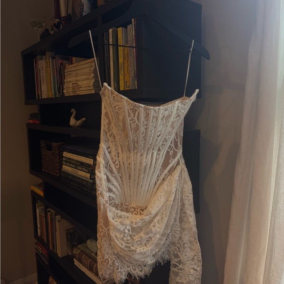 Elegant White Lace Strapless Dress - Picture 2 of 6